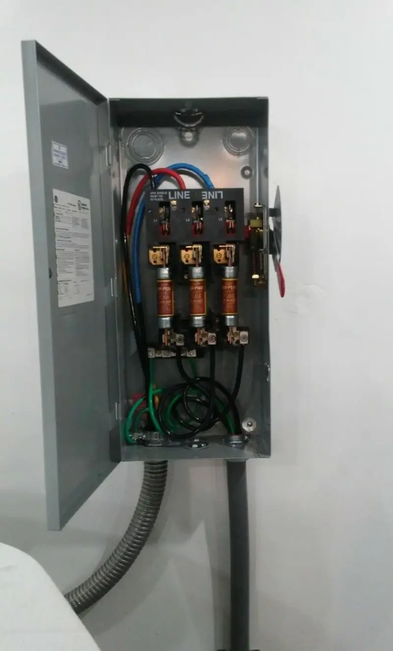 Three-phase disconnect switch installed for Electrical Wiring & Rewiring in Cordes Lakes